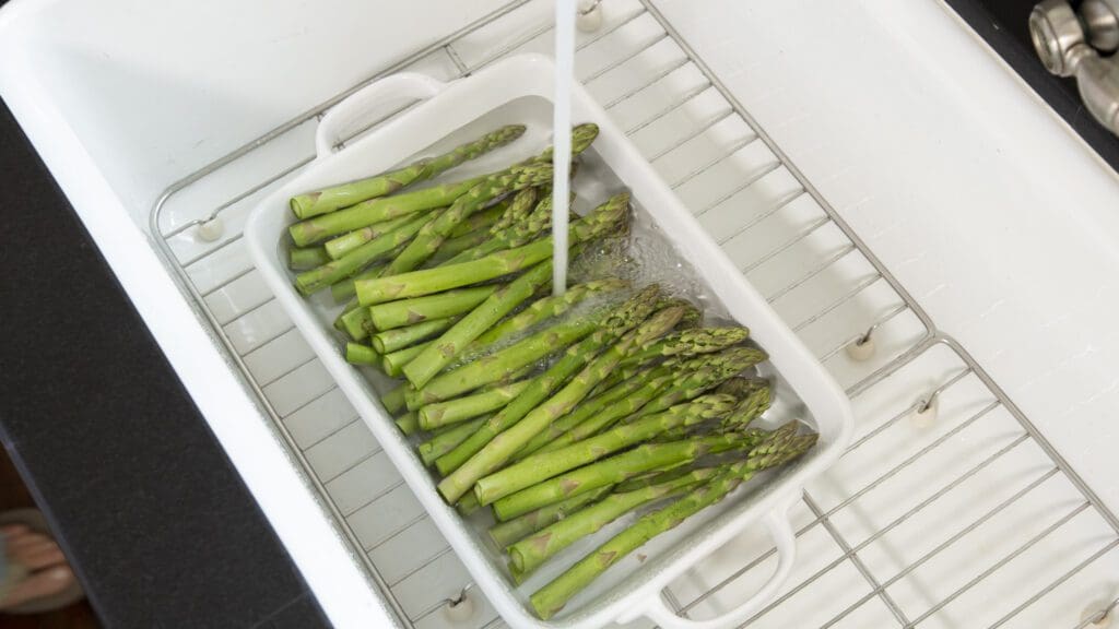 how to grill asparagus soak before grilling