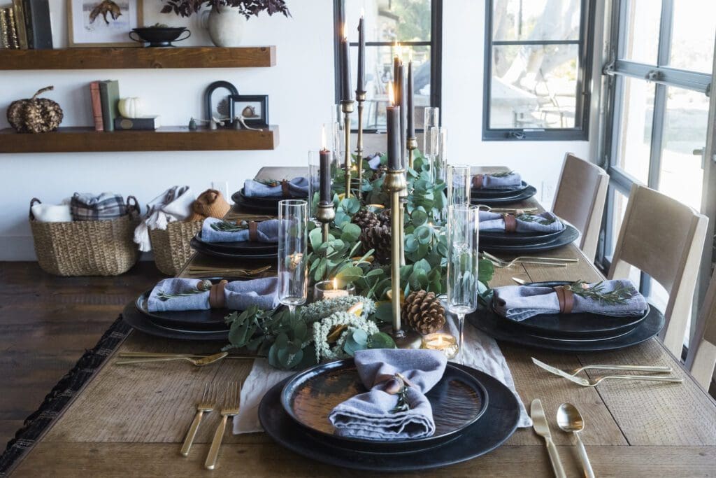 Thanksgiving Tablescape with Black Plates